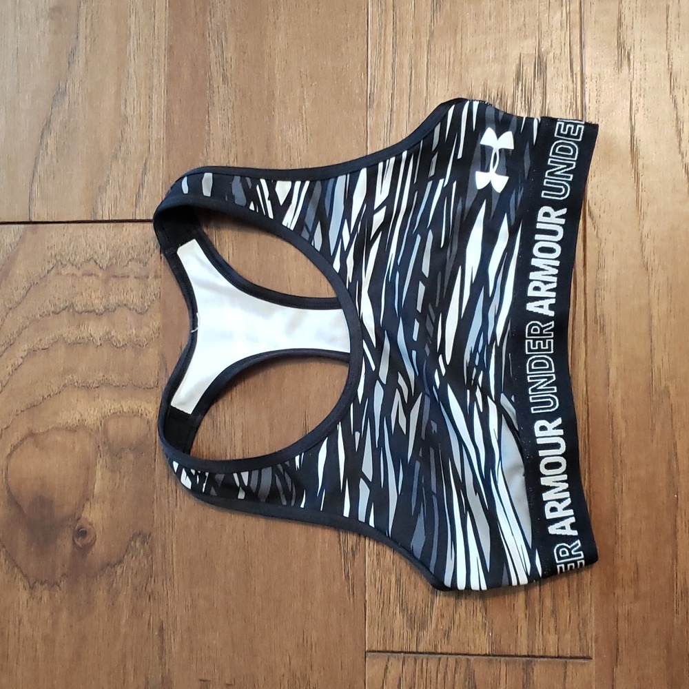Black and white, sz small girls, Under Armour sport bra